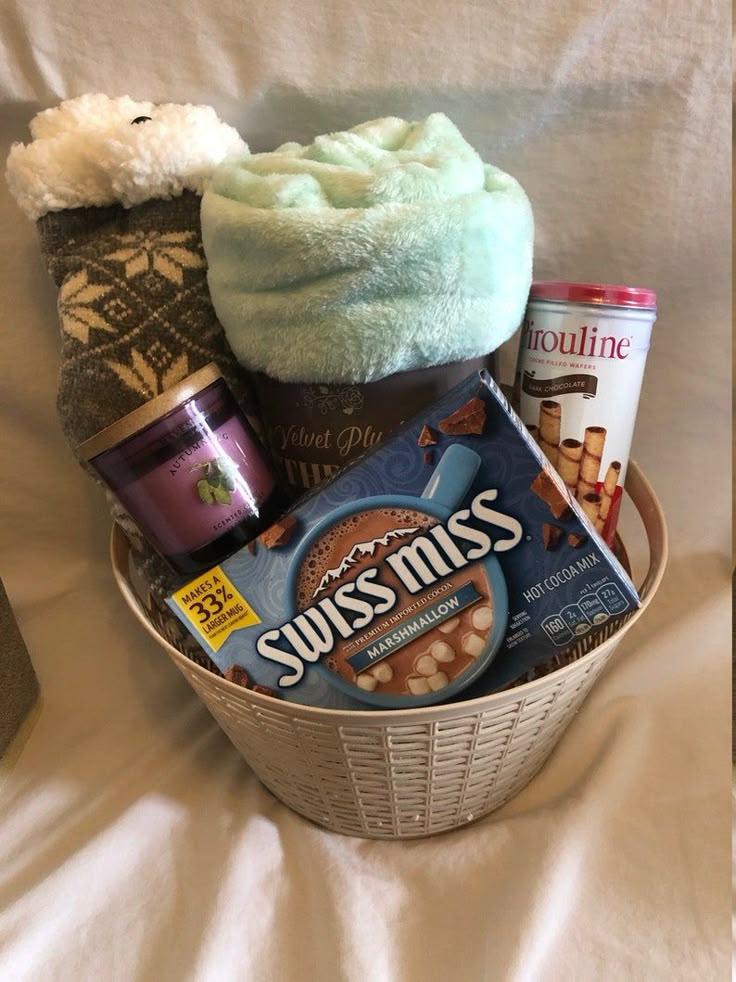 Luxury Throw Blanket and Scented Candle, Cozy Christmas Gift for Mum