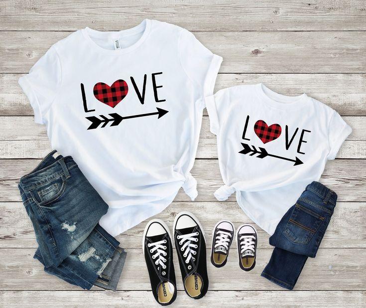 matching-mother-daughter-valentine-shirts-with-hearts