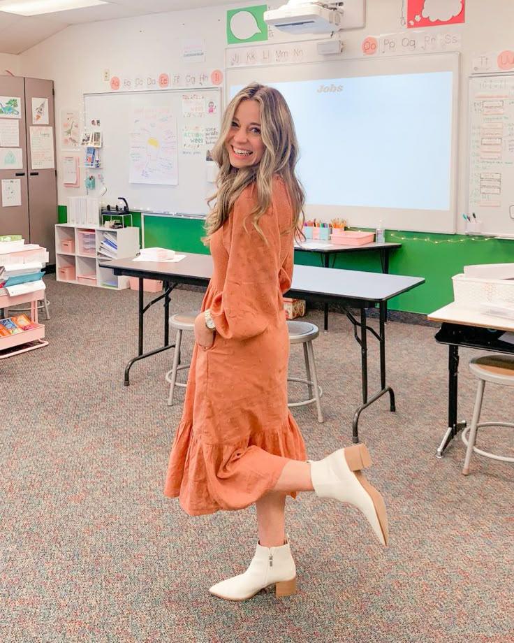 Teachers Wearing Dress Code-Appropriate Attire