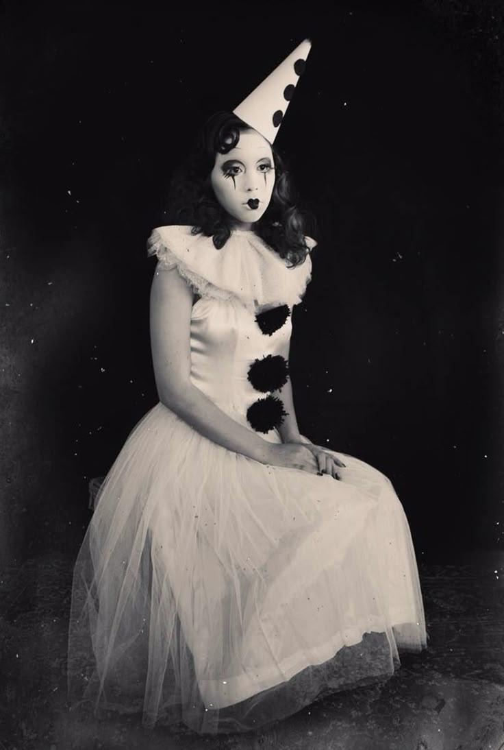 1920s Halloween Costume accessories close-up